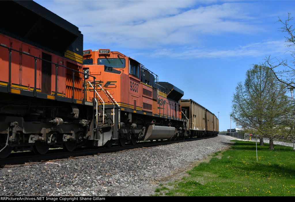 BNSF 9337 Roster shot